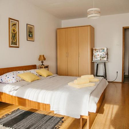 Soba Gloria Hotel Славонски брод Екстериор снимка