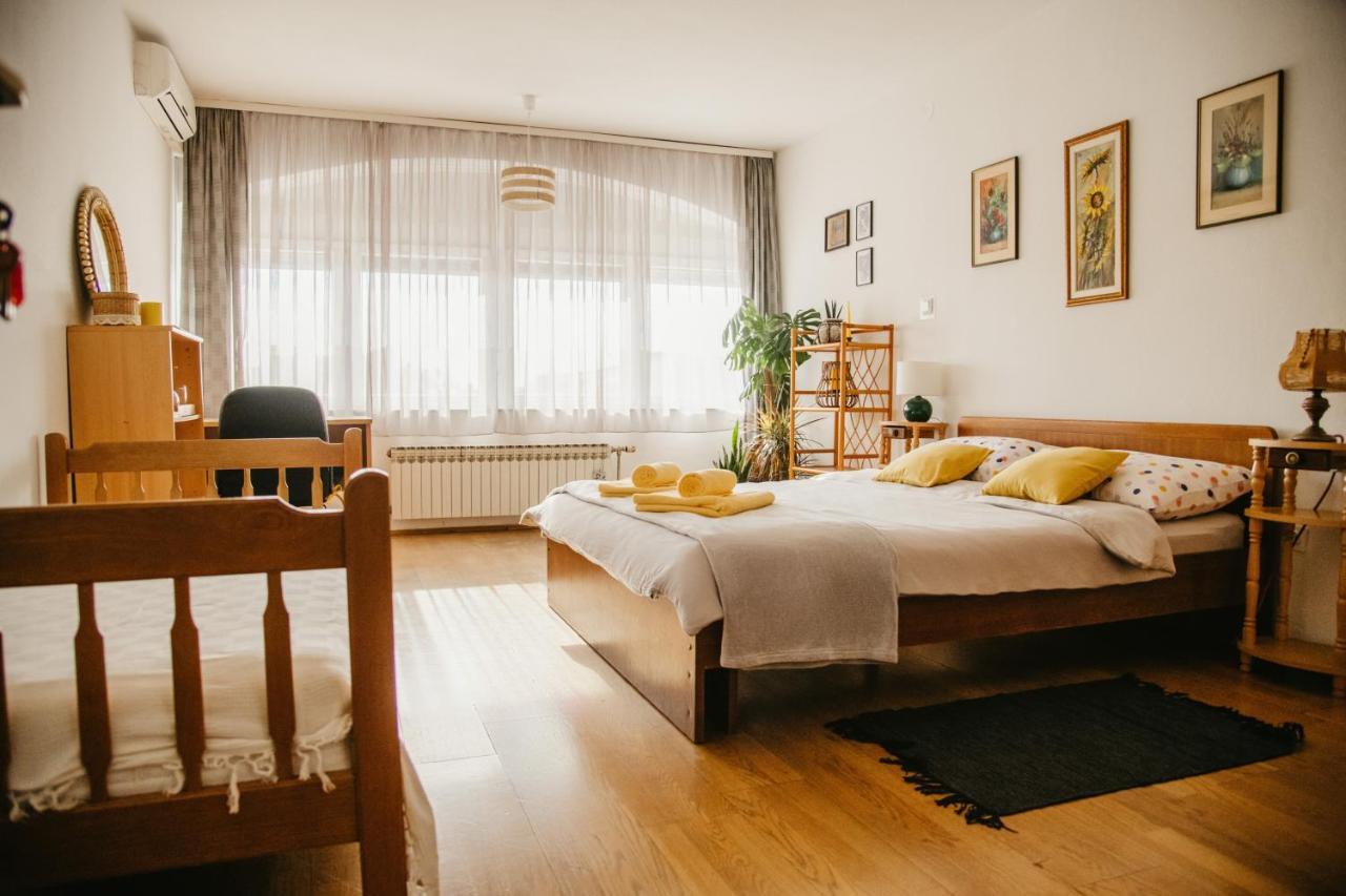Soba Gloria Hotel Славонски брод Екстериор снимка